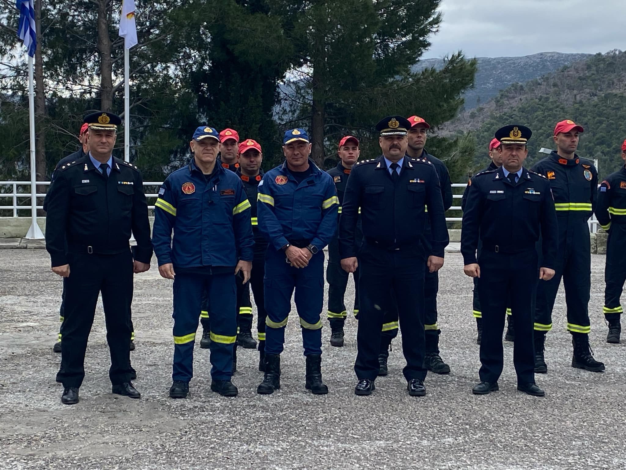 Έκοψαν την πρωτοχρονιάτικη πίτα τους οι πυροσβέστες της 1ης Ε.ΜΟ.Δ.Ε (εικόνες)