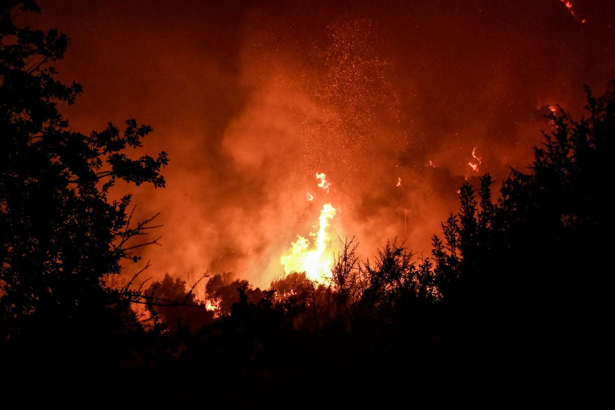 Υπό μερικό έλεγχο τέθηκε πυρκαγιά σε δασική έκταση στην Ανώπολη Σφακίων Κρήτης